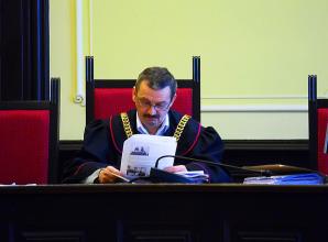 Sąd w Kłodzku nie uwierzył trzem policjantom, którzy oskarżyli miejscową pracodawczynię o zelżenie. Kobieta została uniewinniona