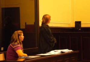 Sąd w Kłodzku nie uwierzył trzem policjantom, którzy oskarżyli miejscową pracodawczynię o zelżenie. Kobieta została uniewinniona