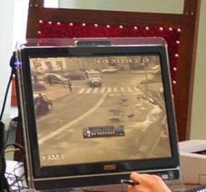 Policyjny kierowca radiowozu Dariusz Góral, który niewiele pamiętał, stał się dla prokuratury kluczowym świadkiem skazania na pół roku robót publicznych pracodawczyni z Kłodzka! Co zrobi sędzia Agnieszka Połyniak?