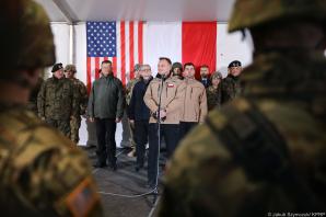 [VIDEO] Chcę naszym żołnierzom i Waszym towarzyszom broni, żołnierzom Stanów Zjednoczonych z całego serca podziękować za służbę dla Waszych ojczyzn, ale także dla światowego bezpieczeństwa 