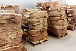 [VIDEO] Przemyt wart miliony udaremniony. Działalność na terytorium trzech państw opierała się na precyzyjnym schemacie - konta bankowe w Czechach, tytoń i magazyny w Niemczech oraz rynek zbytu w Polsce.