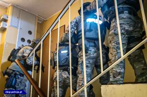 [VIDEO] Rozbity gang nigeryjsko-polski. Zatrzymano obywatela Polski, Ukrainy i 3 Nigeryjczyków. Działali na szkodę niemieckiej firmy