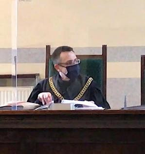 [VIDEO] RUTKOWSKI: Anna Markowska uniewinniona! Wytargana wieczorem na oczach dziecka z domu, 2-krotnie rozebrana na policji, ale nie przesłuchana przez prokuratora Jana Długosza, bo ten pojechał na urlop! Hańba w Częstochowie!