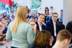 [VIDEO] Premier Mateusz Morawiecki: na polu walki dobra ze złem nie może być postaw neutralnych. Szef polskiego rządu spotkał się w Warszawie z premierem Królestwa Belgii Alexandrem de Croo