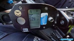 Pędził drogami lubania 140 km/h w terenie zabudowanym. Stracił prawo jazdy i będzie musiał „słono zapłacić”