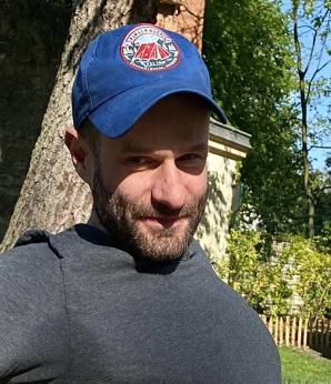RUTKOWSKI sta cercando un polacco scomparso a Bergamo, in Italia. Questo è Grzegorz, 38 anni. Sai cosa è successo durante il suo trasferimento in Lussemburgo? Conosci la sua ragazza russa dalla foto Ksenia da Varsavia? Chiama il numero +48 600 007007