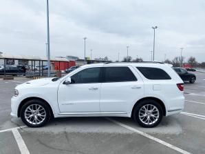 [VIDEO] RUTKOWSKI: Julinek Park pod Warszawą i zuchwała kradzież białego Dodge Durango – Biuro Rutkowski poszukuje sprawców!