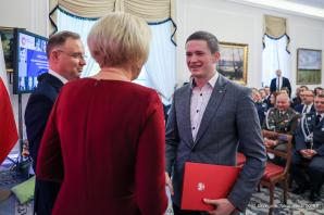 [VIDEO] Dyplomy stypendialne dla podopiecznych Fundacji Dorastaj z Nami