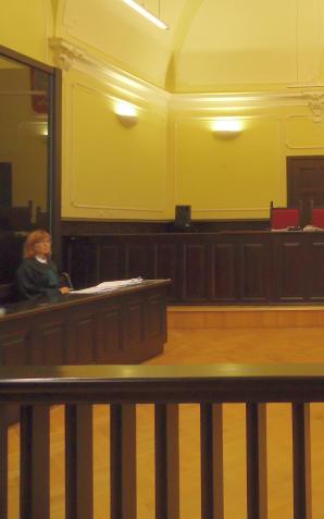 Sąd w Kłodzku i policja sprawdzą prawdziwość zeznań funkcjonariuszy. Dlaczego składają tak sprzeczne zeznania?