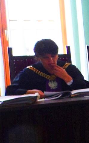 Policjanci wymyślili zarzuty, sędzia dopowiedziała niewiarygodną historię i skazała biznesmenkę? Co się dzieje z Wymiarem Sprawiedliwości w Kłodzku?