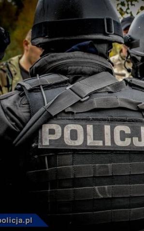 Zielona Góra: Groził, że skoczy z balkonu. Antyterroryści i negocjatorzy zapobiegli tragedii