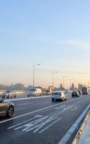 Warszawa walczy o motocykle na buspasach