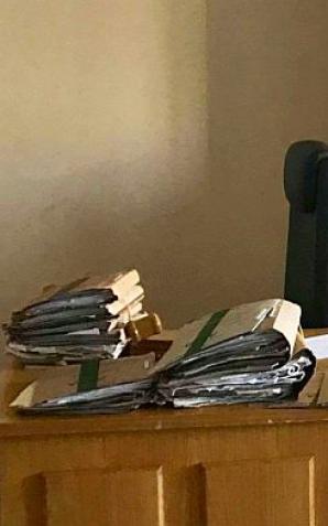 [VIDEO]: Zasztyletowana nauczycielka, noże w warszawskiej szkole, potwierdzone groźby zabicia 10-letniej dziewczynki! Ale dziś sędzia Małgorzata Orzech-Placek ukarała, skierowanego przez Policję do osądzenia, grożącego śmiercią ucznia - UPOMNIENIEM!!!