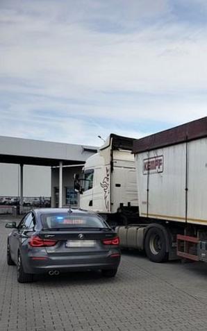 [VIDEO] Policjanci z grupy „SPEED” zatrzymali kierowcę blisko 40-tonowego tira, który pijany jechał autostradą A4