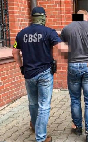 [VIDEO] Oszukali ponad 100 firm podszywając się pod legalnie działające przedsiębiorstwo 