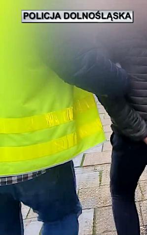 [VIDEO] Policjanci rozbili grupę bankomatowych złodziei. Jeden z nich obywatelem Włoch