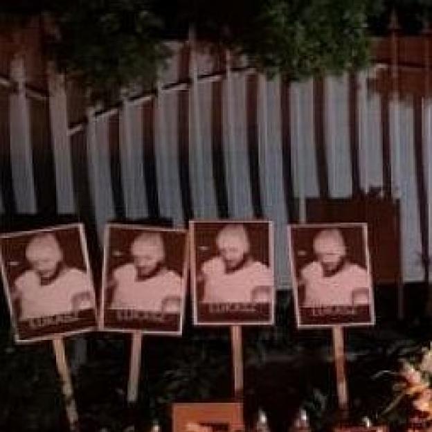 [VIDEO] Mieszkańcy Świętochłowic wzięli udział w marszu milczenia by uczcić pamięć bestialsko zamordowanego Łukasza Porwolika