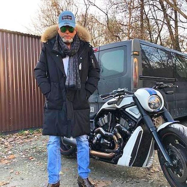 Złota Passa Rutkowskiego! Luksusowy Harley-Davidson odnaleziony we Wrocławiu i jako Mikołajkowy Prezent zwrócony właścicielowi!