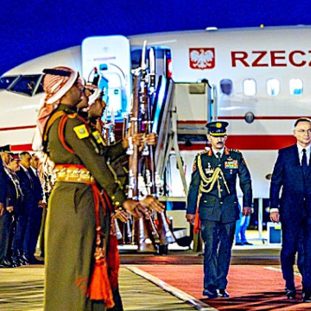 [VIDEO] O bezpieczeństwie globalnym i współpracy wojskowej prezent będzie rozmawiał w Jordanii