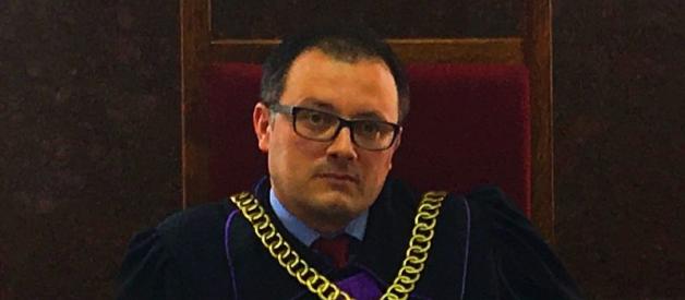 [VIDEO] Jakie konstytucyjne wartości Rzeczypospolitej Polskiej uznaje sędzia Marcin Ilków ze Strzelec Opolskich? Czy we wtorek znów da zarobić chciwym właścicielom Ergo-Packu z Krapkowic mając za nic własność prywatną?