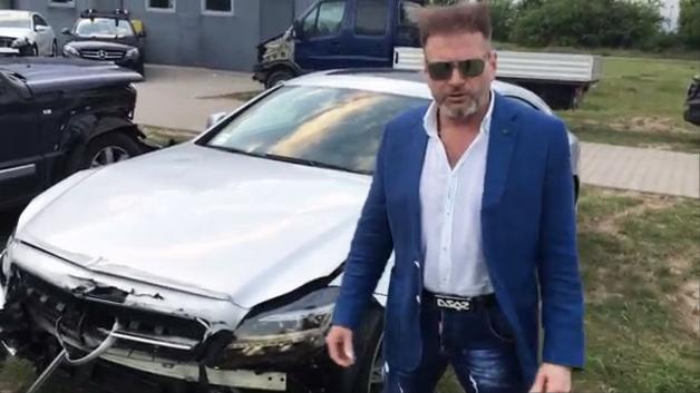 [VIDEO] Exclusive: Rutkowski miał wypadek. Rozbity słynny, srebrny mercedes