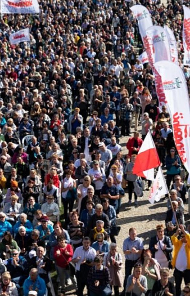 [VIDEO] Premier: Ludzie pracy - niesiecie nadzieję i wolność już od wielu lat