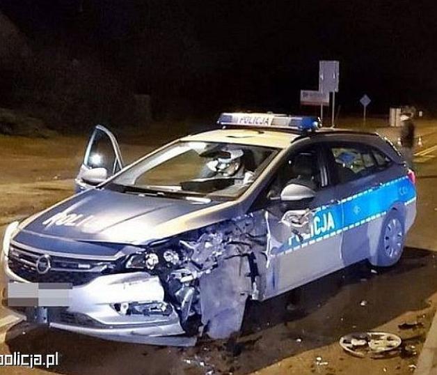Pijany kierowca potrącił policjanta