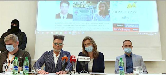 [VIDEO] После конференции Рутковского Словакия расторгла договор с ученым-физиком Славомиром Х.!  Физик незаконно удерживает 5-летнего ребенка под Москвой!  Предоставит ли Россия гражданство этому уголовнику? 