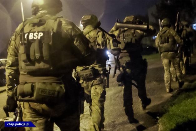 [VIDEO] Za 5 milionów sprzedanych sterydów poprzez sklepy internetowe na cały świat