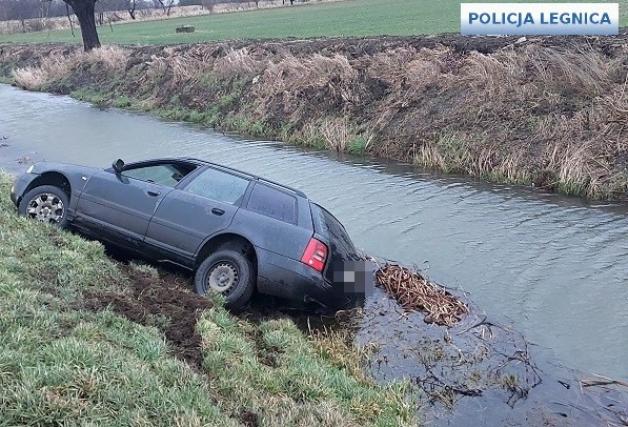 Mokry finał ucieczki przed policją