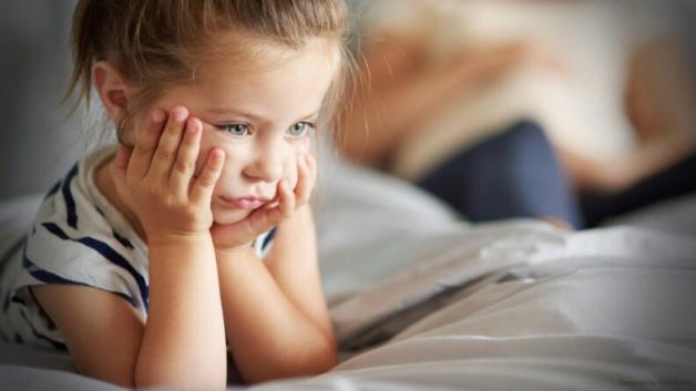 [VIDEO] Mała dziewczynka między dwoma państwami. Gdzie jest granica?